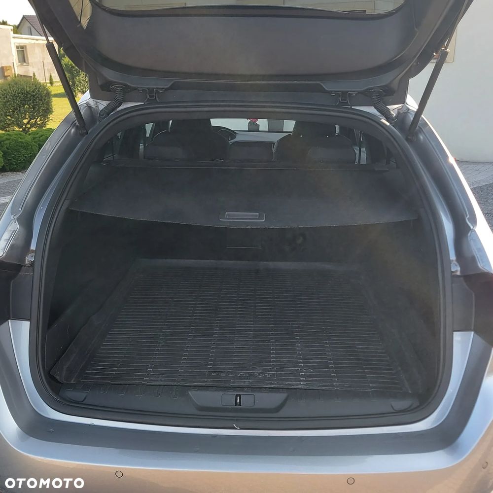 Peugeot 308 BlueHDi FAP 180 EAT8 Stop & Start GT - 11