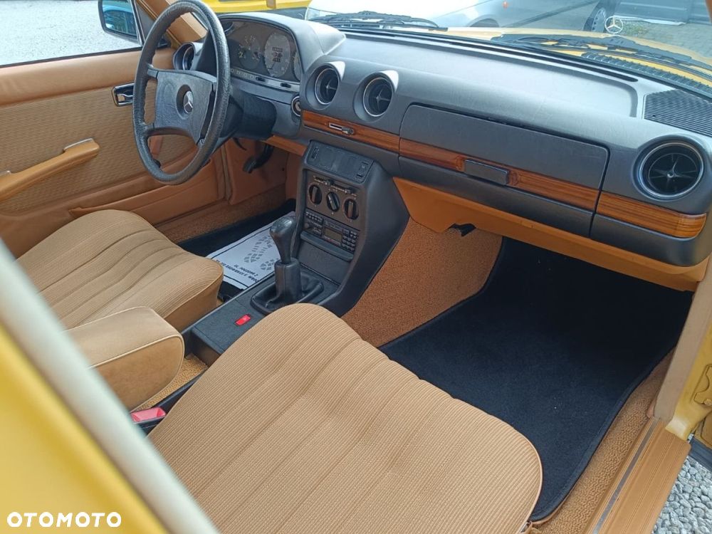Mercedes-Benz W123 - 25