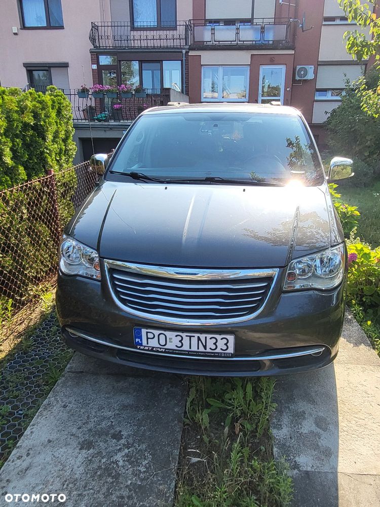 Chrysler Town & Country 3.6 Limited - 1