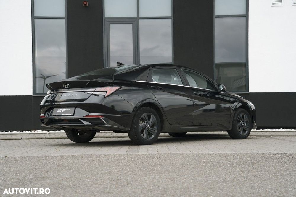 Hyundai Elantra - 6