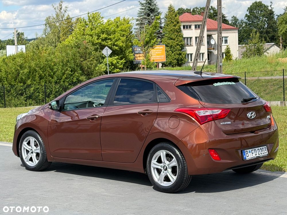 Hyundai i30 1.4 Trend - 14