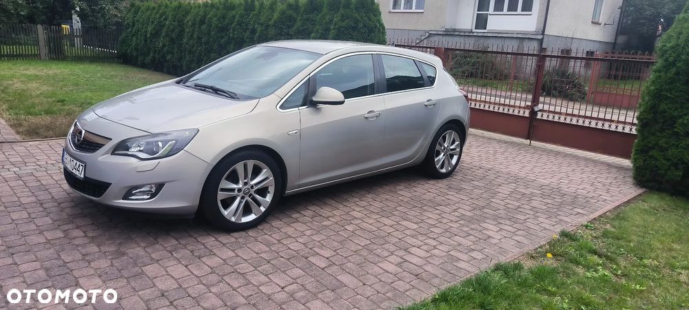 Opel Astra IV 1.7 CDTI Cosmo - 2