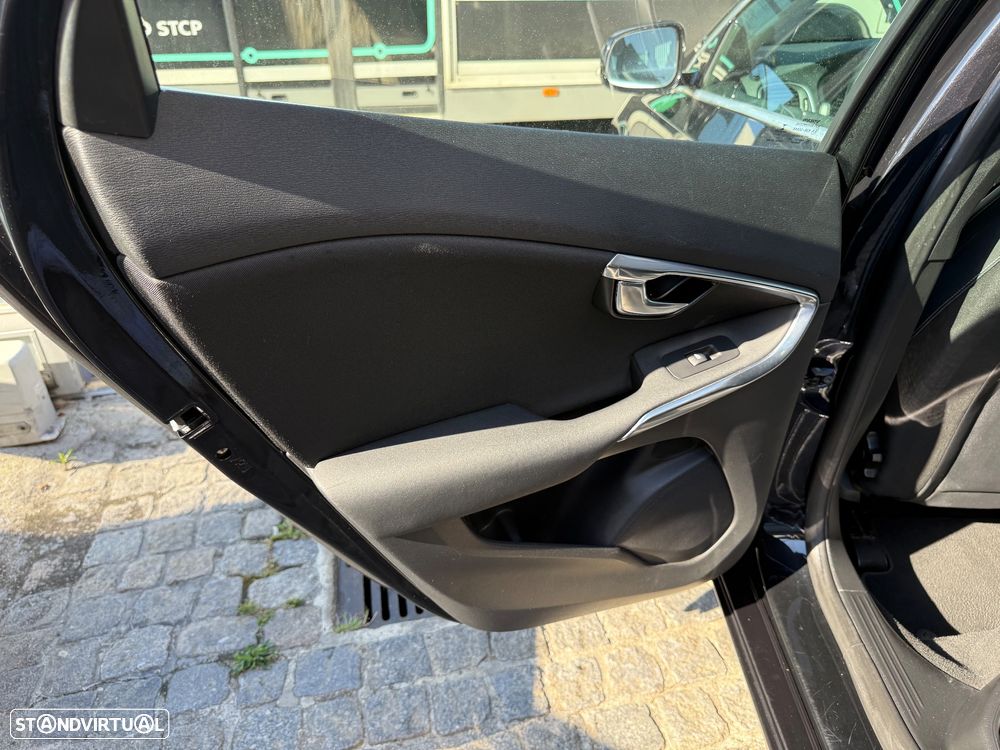 Volvo V40 1.6 D2 Eco Momentum - 37