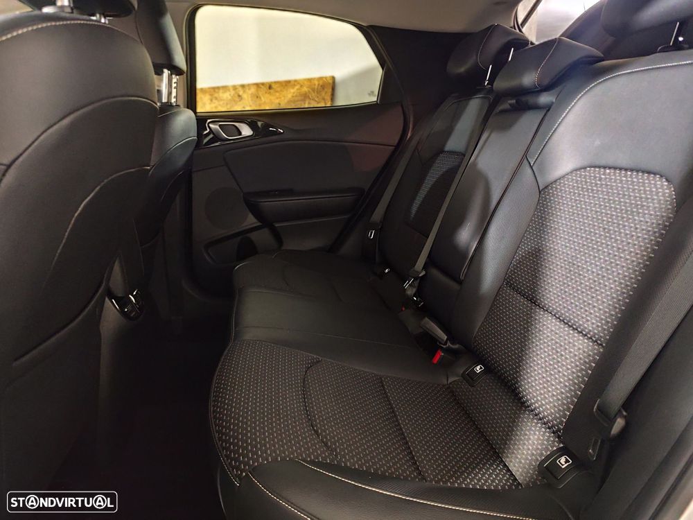 Kia XCeed 1.6 CRDi MHEV Drive - 26