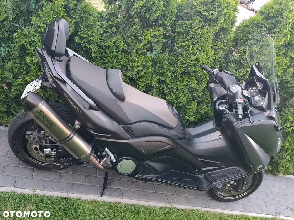 Yamaha Tmax - 10