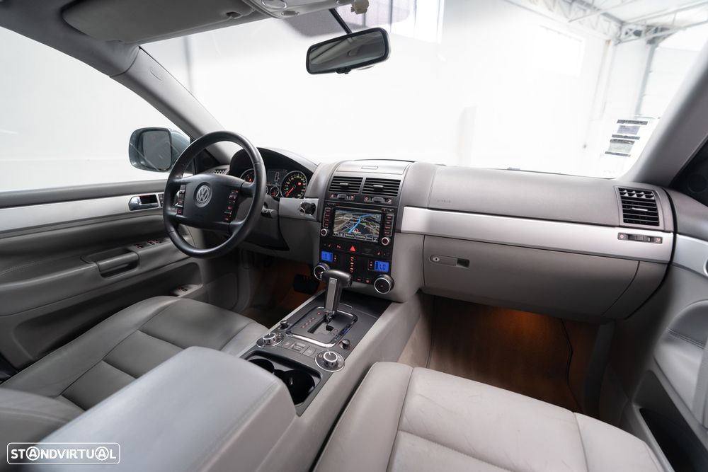 VW Touareg 3.0 TDI V6 Tiptronic - 2