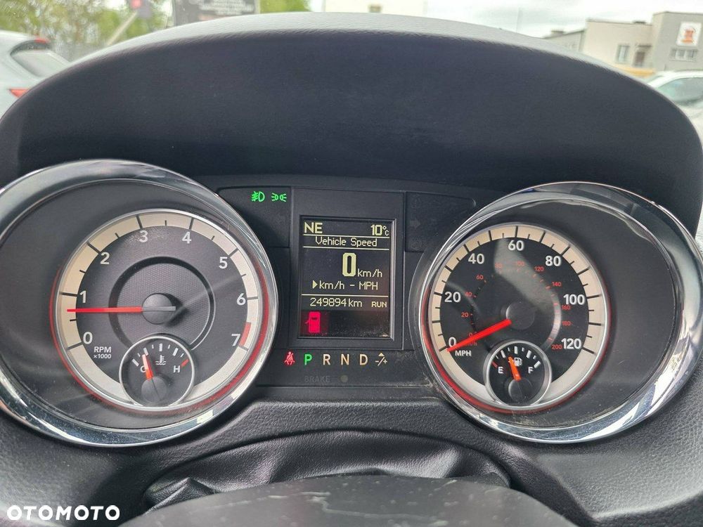 Dodge Grand Caravan - 9