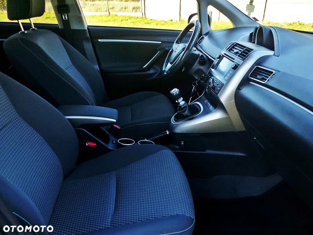 Toyota Verso 1.6 D-4D Premium - 26