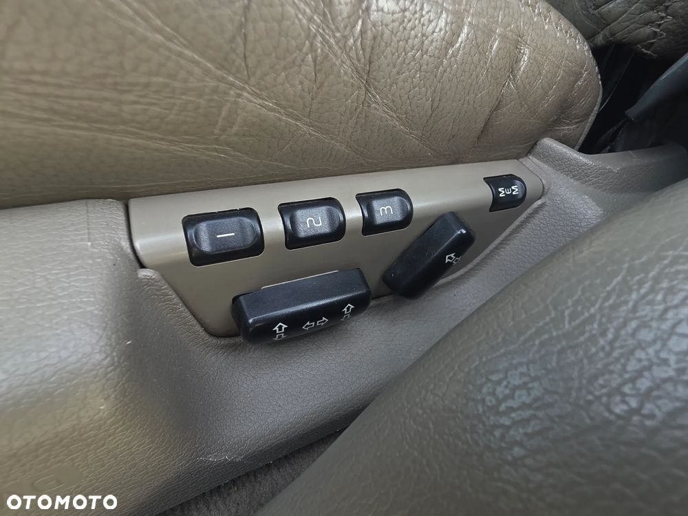 Volvo XC 70 - 22