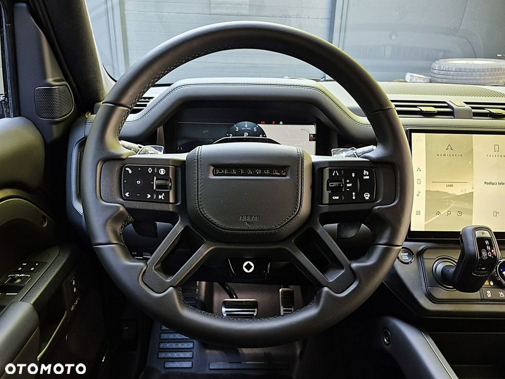 Land Rover Defender 110 P635 OCTA - 26