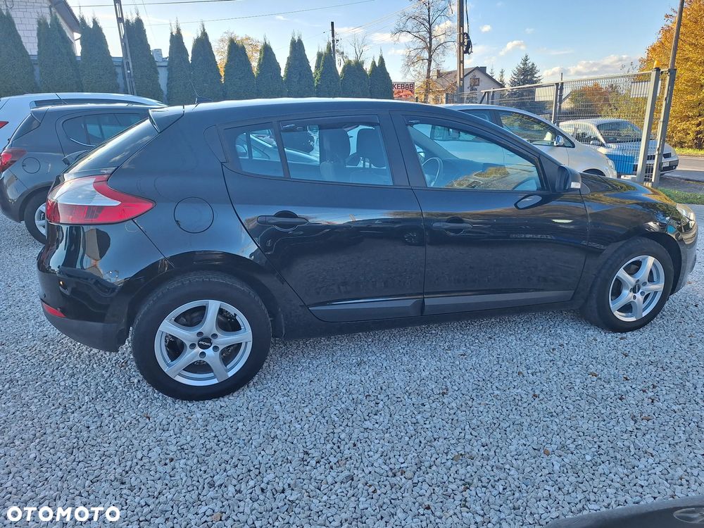 Renault Megane ver-1-6-16v-generation - 12