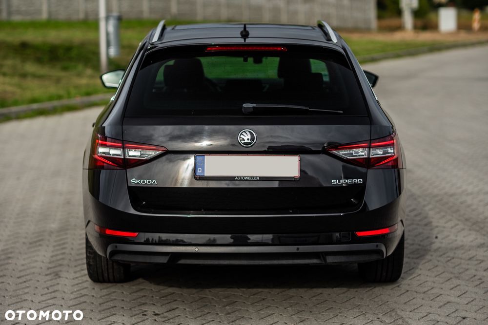 Skoda Superb 2.0 TDI Premium Edition - 15