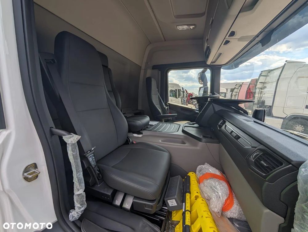 Scania P 340 B6x2*4NA / rama pod zabudowę / oś skrętna / CNG / duża kabina / 8 sztuk - 9