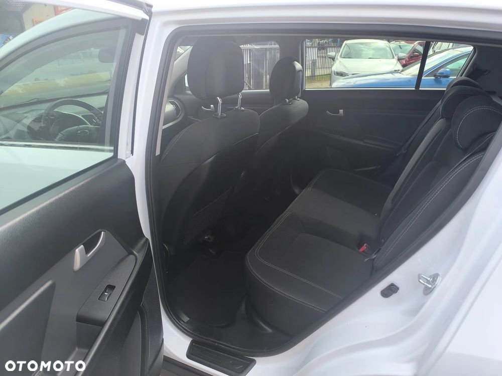 Kia Sportage 1.7 CRDI 2WD Dream-Team Edition - 14