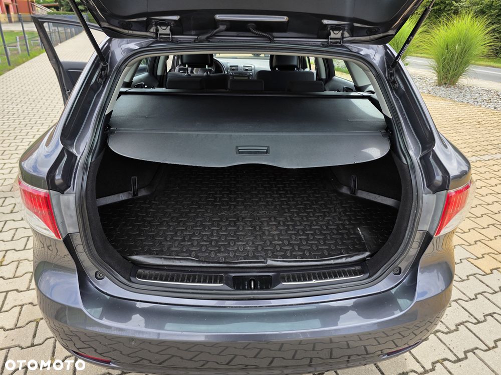 Toyota Avensis 1.8 Sol plus - 10
