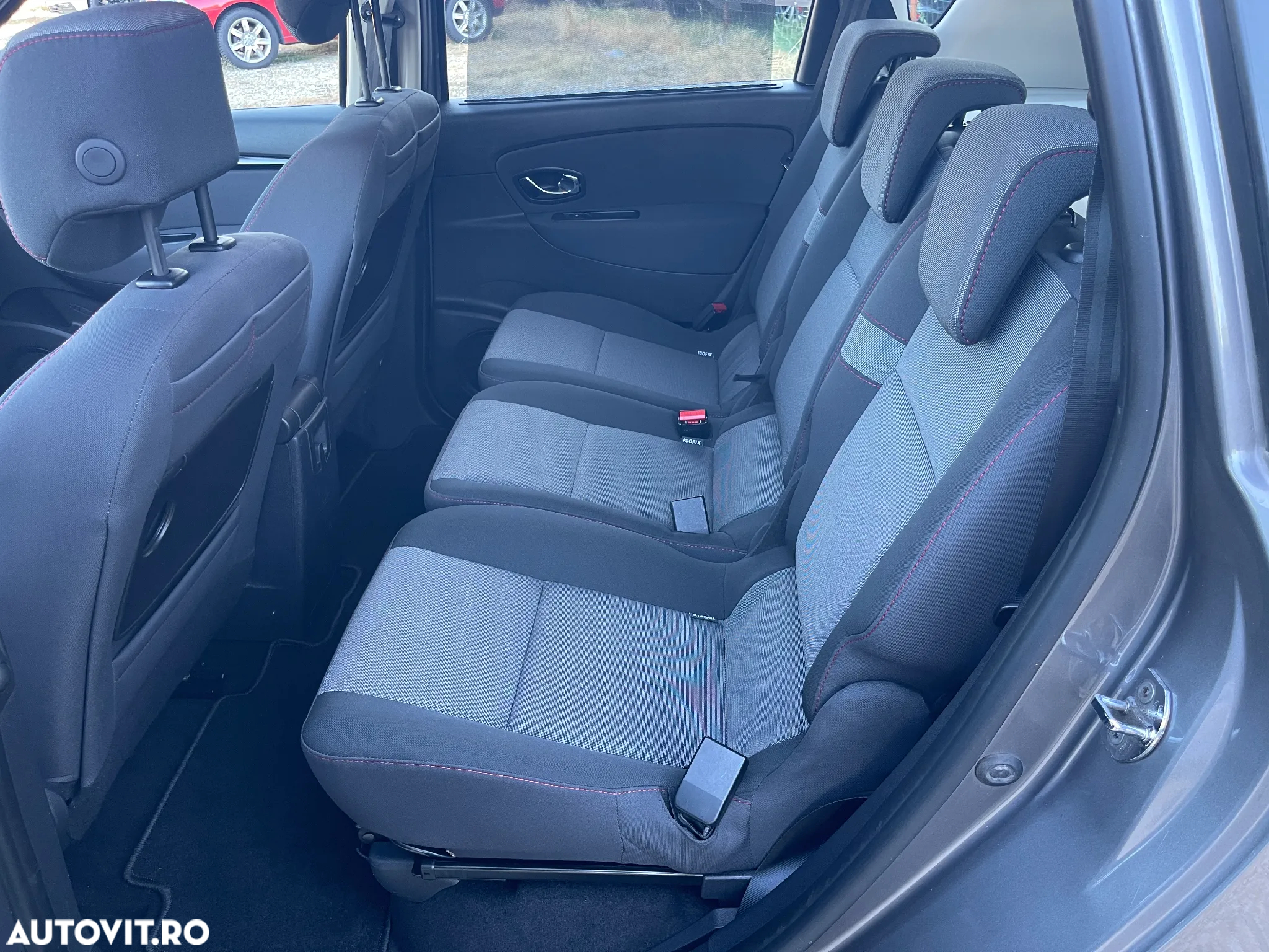 Renault Scenic dCi 110 EDC Paris - 8