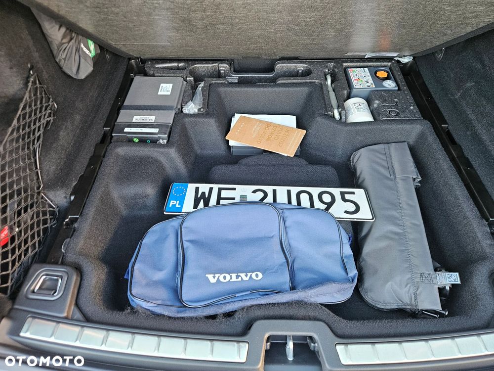 Volvo XC 60 B4 D AWD Essential - 23