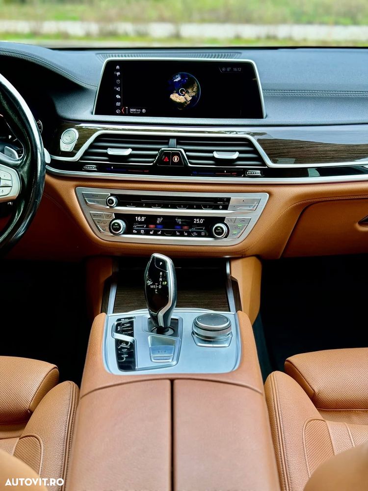 BMW Seria 7 730d xDrive - 33