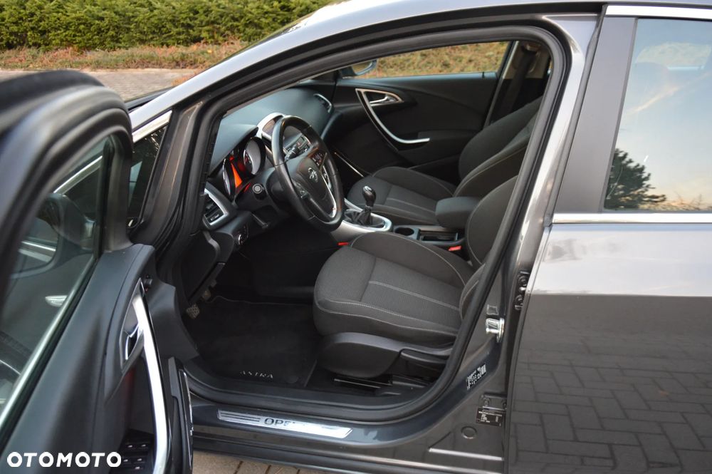 Opel Astra 1.6 Turbo Cosmo - 13