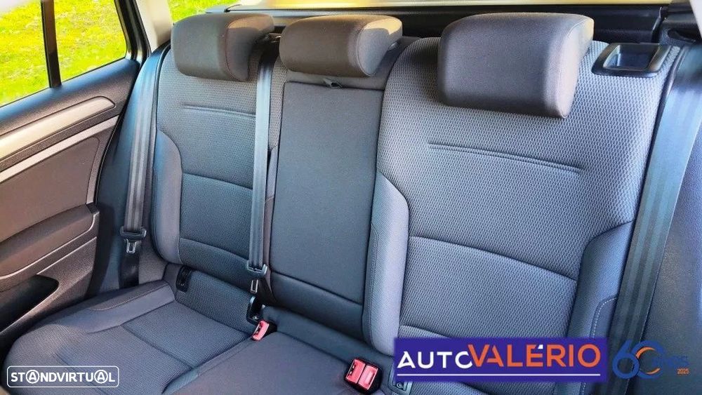 VW Golf Variant 1.6 TDi Confortline DSG - 30