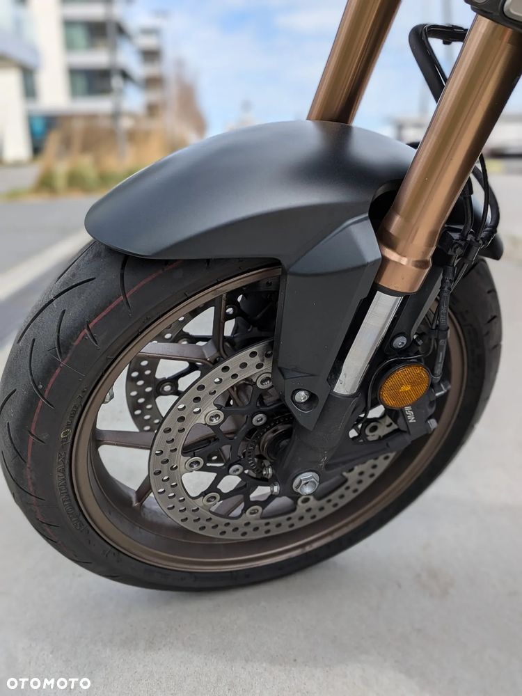Honda CB - 27
