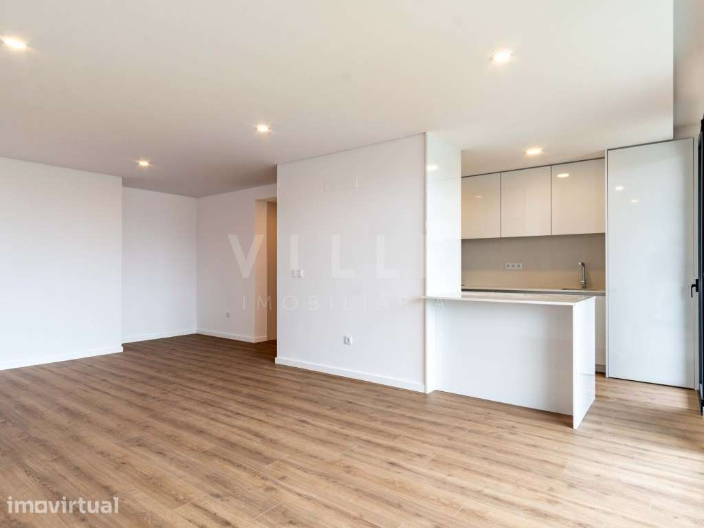 Apartamento T3 | 3.º e Último Piso | Varanda | 2 Lugares de Garagem... - Grande imagem: 4/28