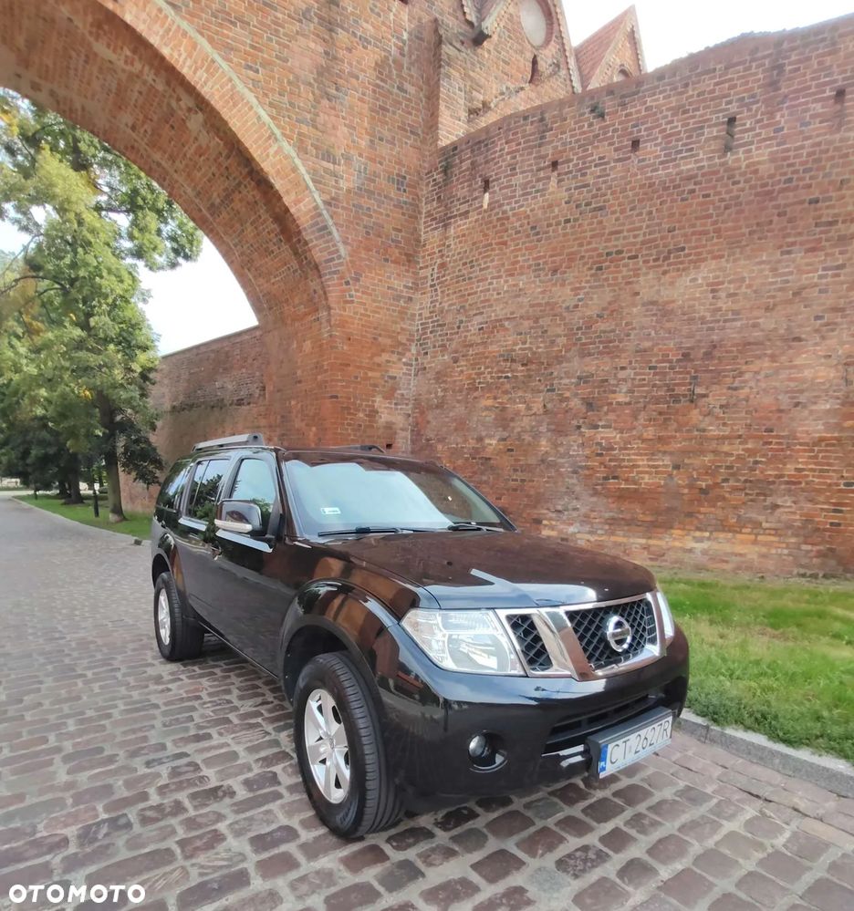 Nissan Pathfinder 2.5 D SE EU5 - 7