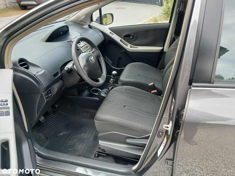 Toyota Yaris 1.33 VVT-i Life - 16