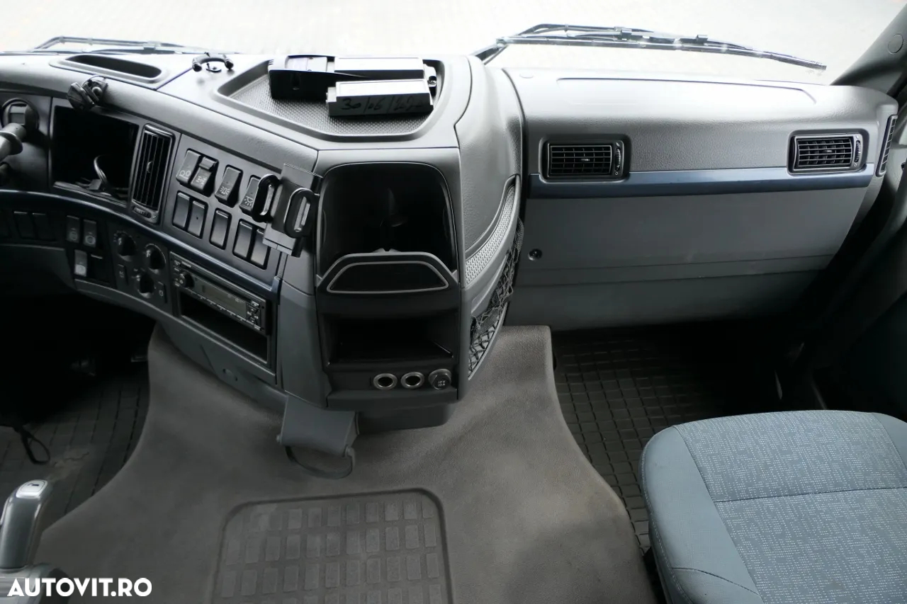 Volvo FH 460 / 8X4 / PLATFORMA + HDS FASSI F455 / 17 M RAZA / CAPACITATE MAX 13,5 T / RADIO CONTROL - 30