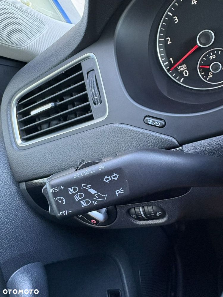 Volkswagen Jetta - 22