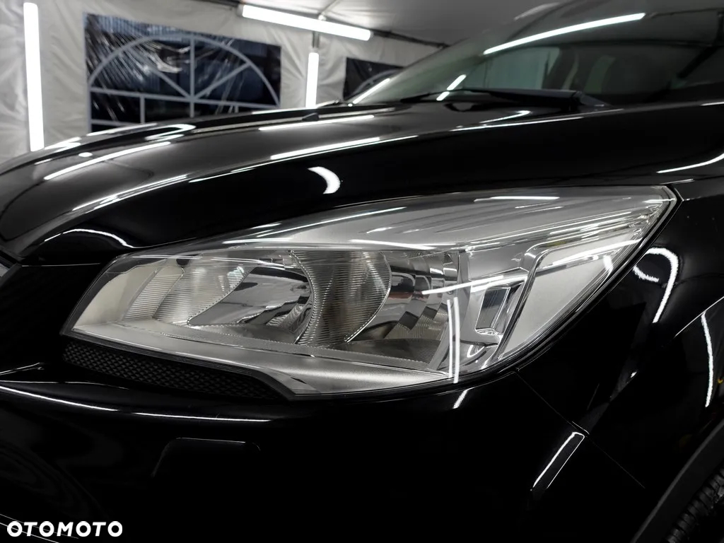 Ford Kuga 2.0 TDCi FWD Titanium - 32
