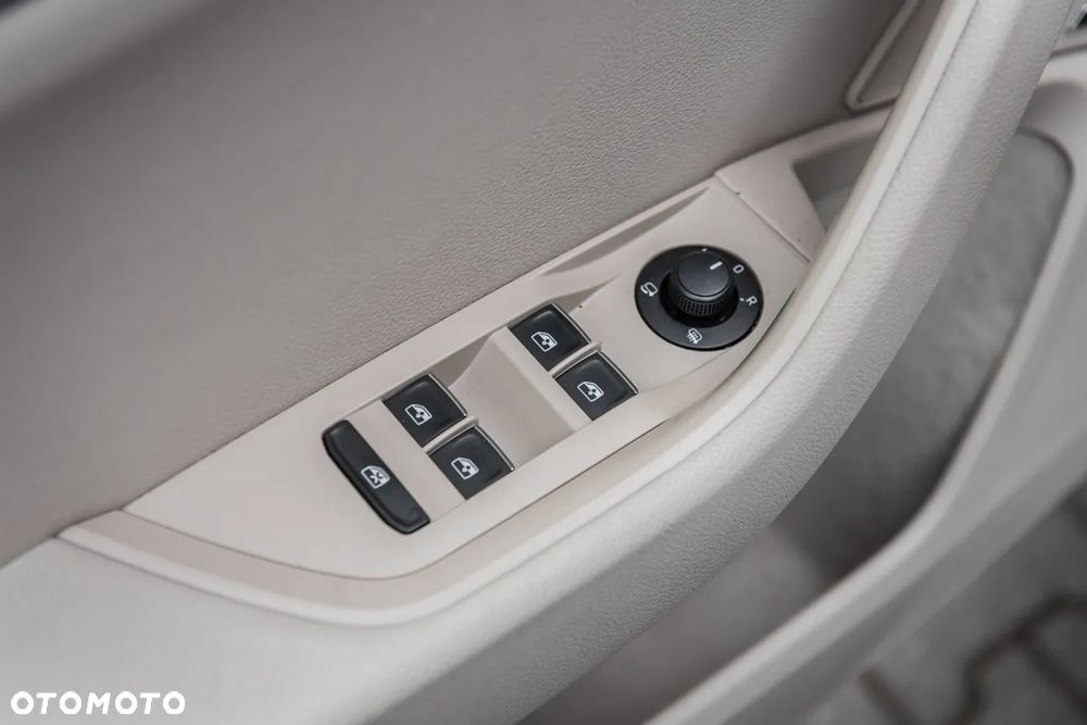 Skoda Superb 2.0 TSI Sportline DSG - 18