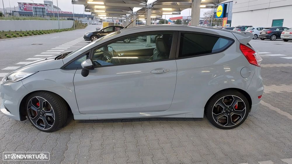 Ford Fiesta 1.6 EcoBoost ST200 - 5