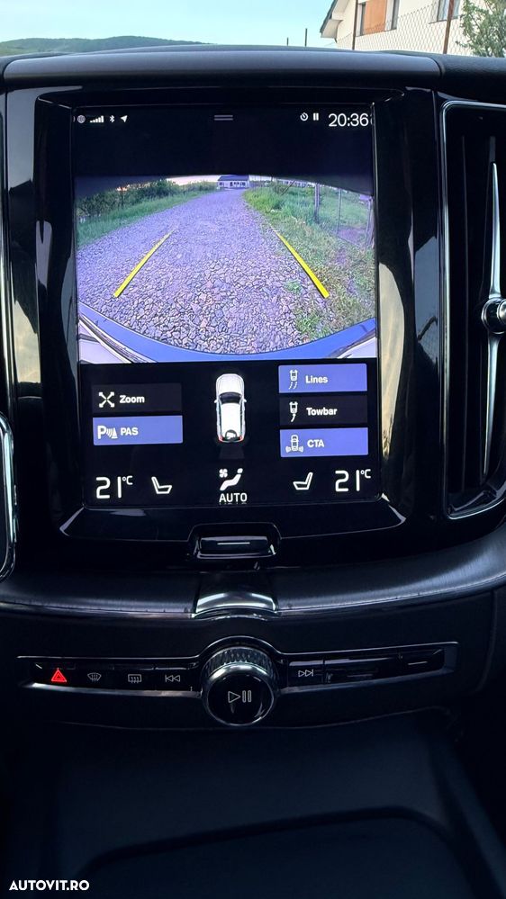 Volvo XC 60 T8 Twin Engine AWD Geartronic Momentum - 29