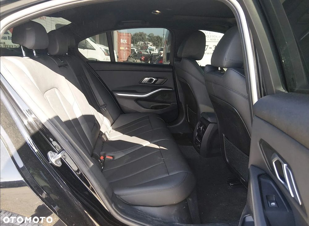 BMW Seria 3 - 12