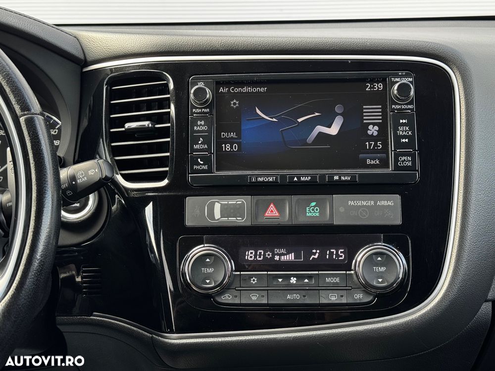 Mitsubishi Outlander 2.2 DI-D 4WD Automatik Edition+ - 32