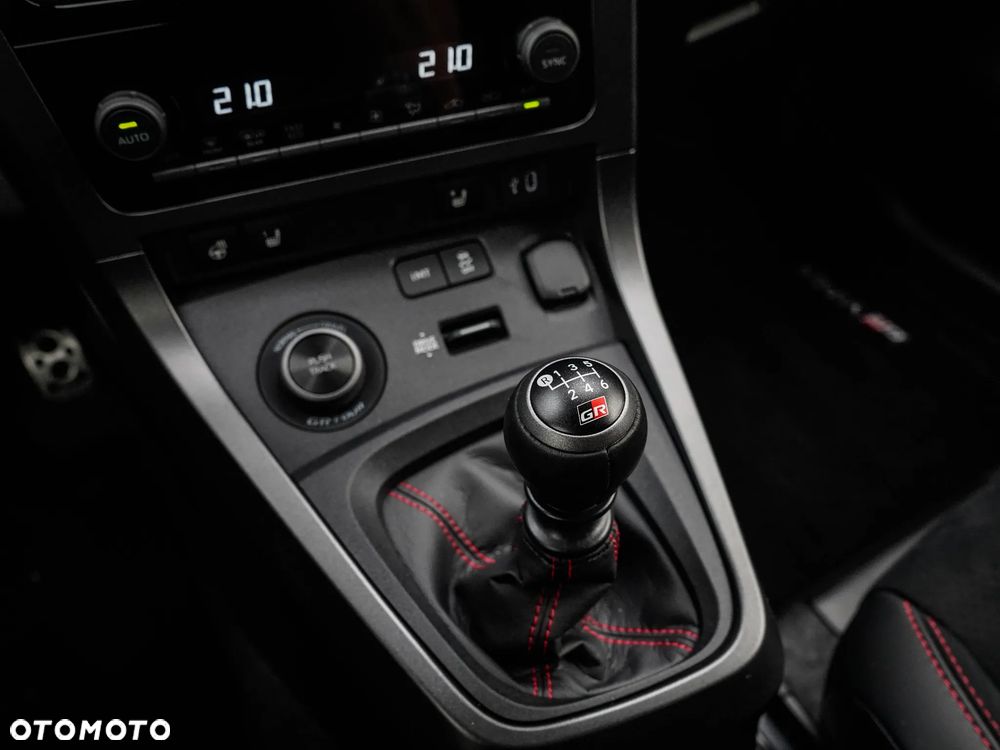 Toyota Yaris 1.5 GR Sport - 31