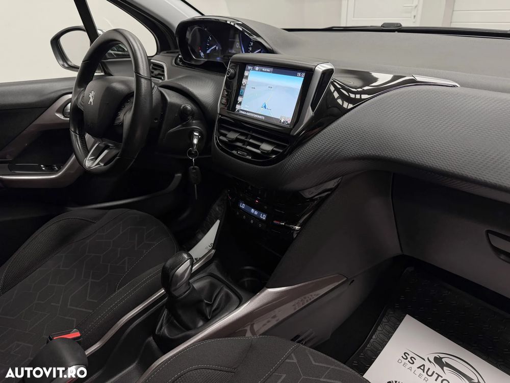 Peugeot 2008 PureTech 82 Style - 17