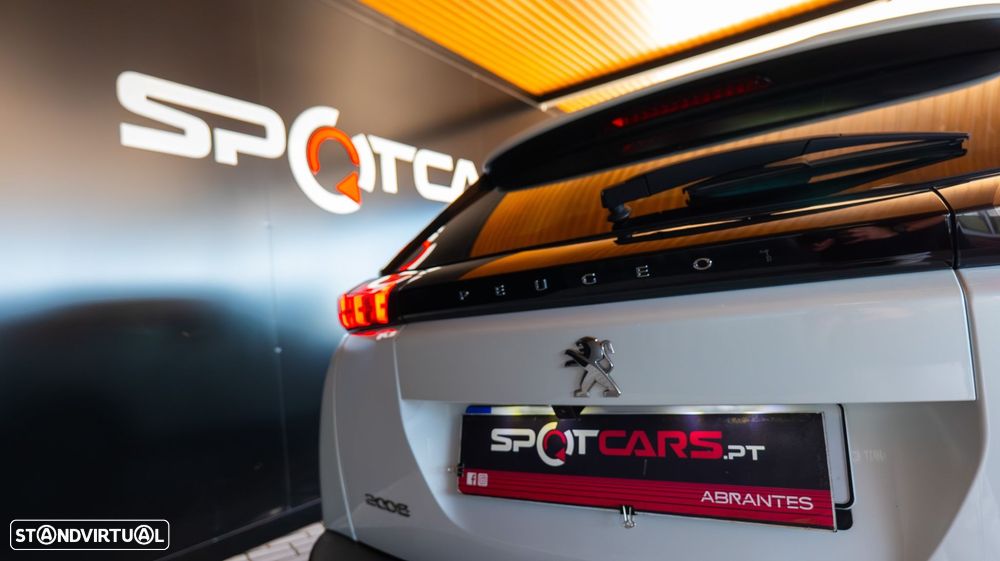 Peugeot 2008 1.2 PureTech Allure Pack EAT8 - 30