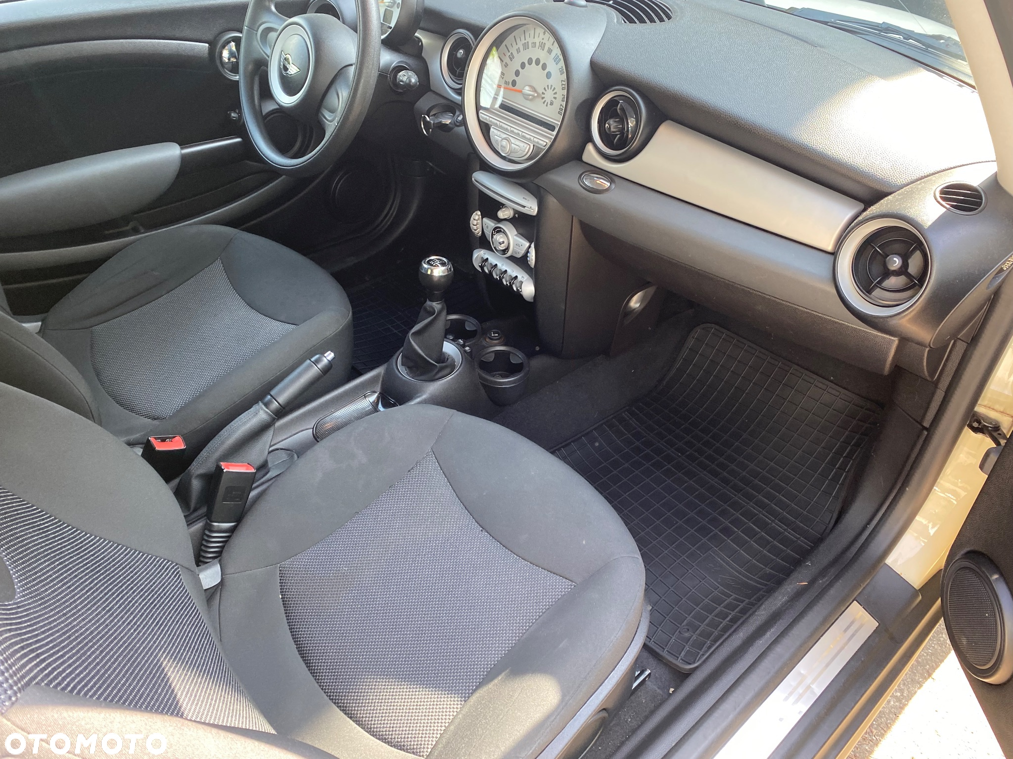 MINI ONE Standard - 11
