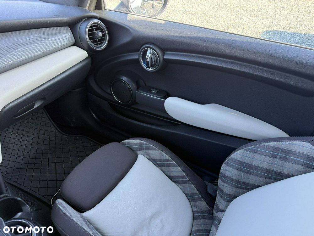 MINI Cooper Standard - 18