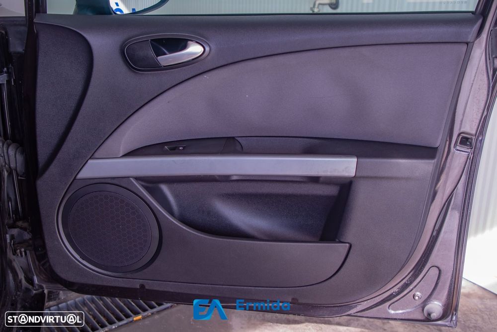 SEAT Leon 2.0 TDI Sport DPF - 34