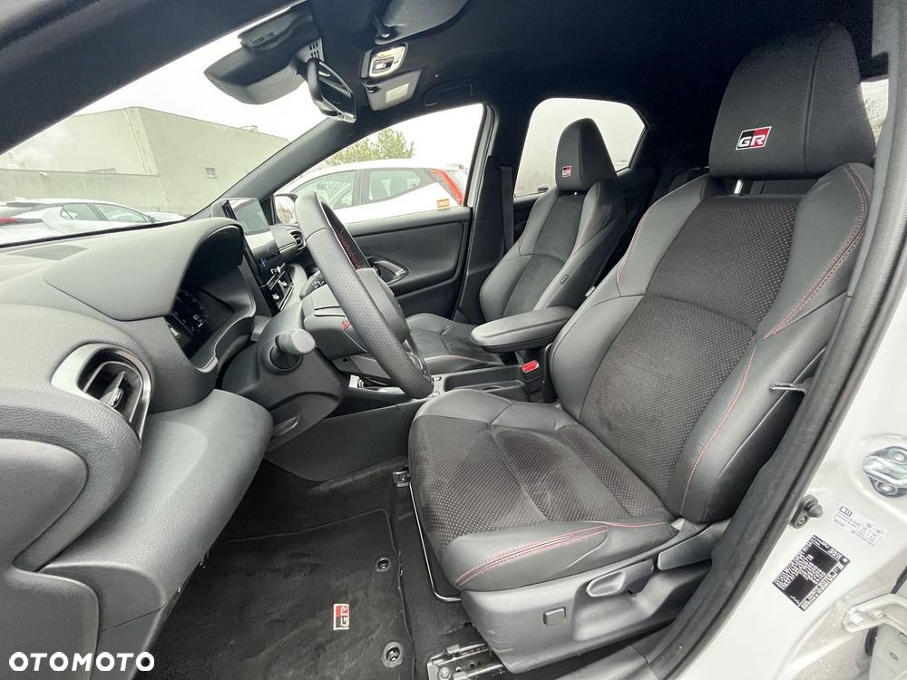 Toyota Yaris - 25
