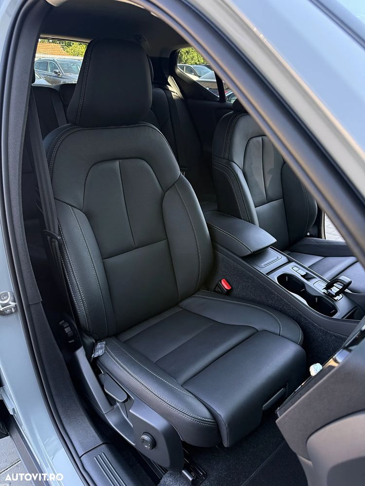 Volvo XC 40 B3 B DKG Plus Bright - 31