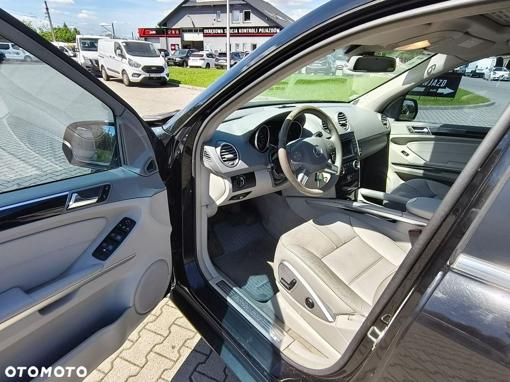 Mercedes-Benz ML - 9
