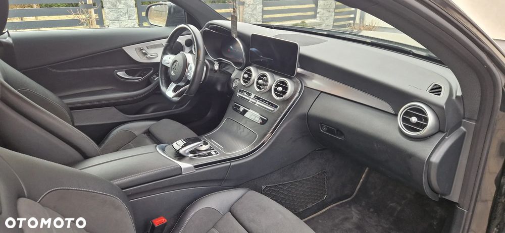 Mercedes-Benz Klasa C 220 d 4Matic 9G-TRONIC AMG Line Plus - 37