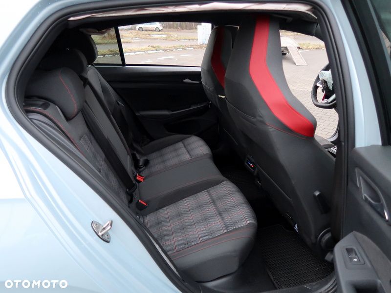 Volkswagen Golf - 14