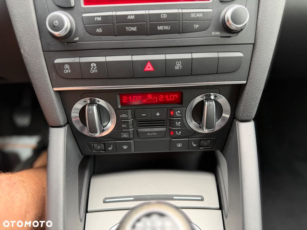 Audi A3 Sportback 2.0 TDI DPF quattro Attraction - 30