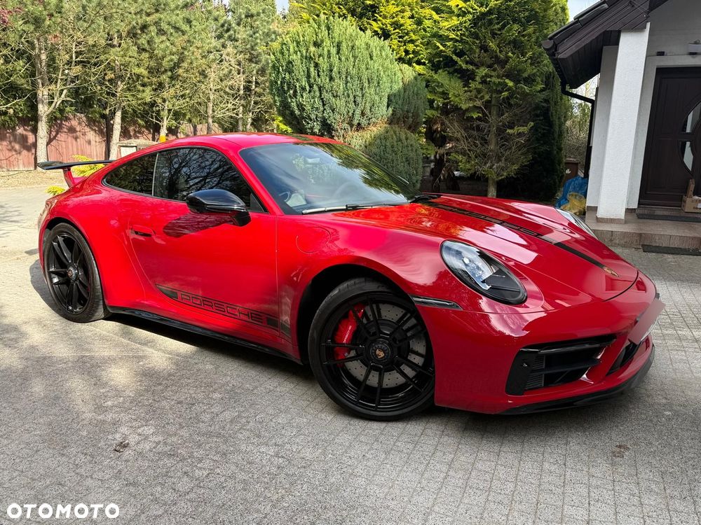 Porsche 911 Carrera GTS - 3