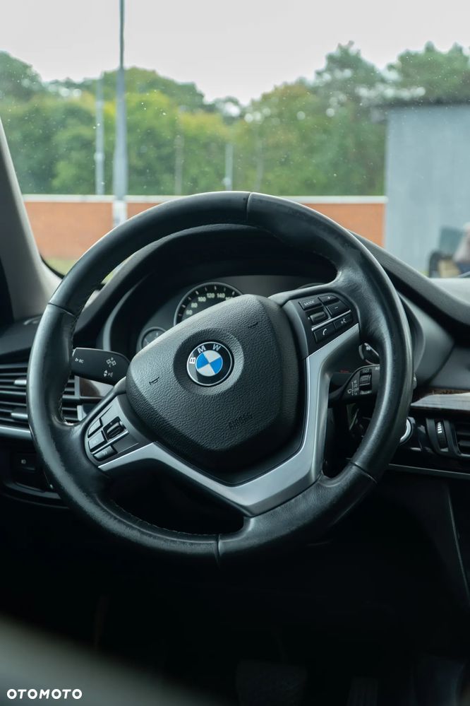 BMW X5 xDrive35i Edition Exclusive - 16